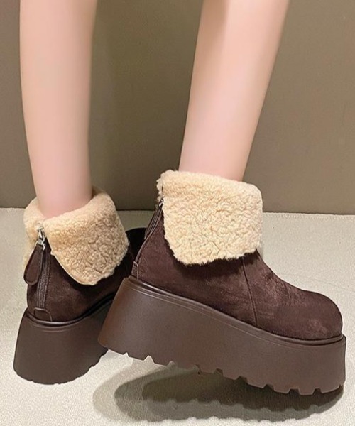 Silly(シリー)の「厚底ムートンブーツ(ブーツ・レディース・ブラウン/ベージュ/ホワイト・SMALL/MEDIUM/LARGE)」の6枚目の写真