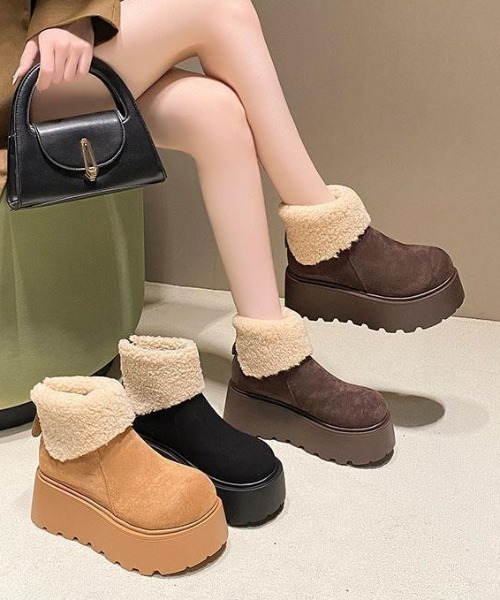 Silly(シリー)の「厚底ムートンブーツ(ブーツ・レディース・ブラウン/ベージュ/ホワイト・SMALL/MEDIUM/LARGE)」の8枚目の写真