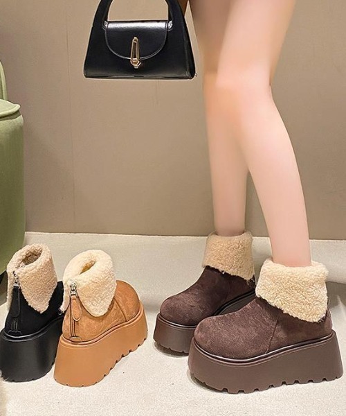 Silly(シリー)の「厚底ムートンブーツ(ブーツ・レディース・ブラウン/ベージュ/ホワイト・SMALL/MEDIUM/LARGE)」の11枚目の写真