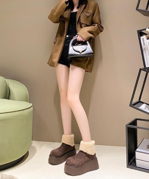 Silly(シリー)の「厚底ムートンブーツ(ブーツ・レディース・ブラウン/ベージュ/ホワイト・SMALL/MEDIUM/LARGE)」の12枚目の写真