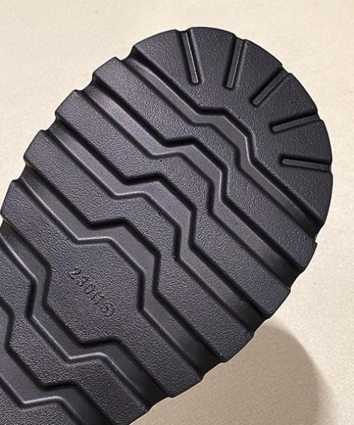 Silly(シリー)の「厚底ムートンブーツ(ブーツ・レディース・ブラウン/ベージュ/ホワイト・SMALL/MEDIUM/LARGE)」の13枚目の写真