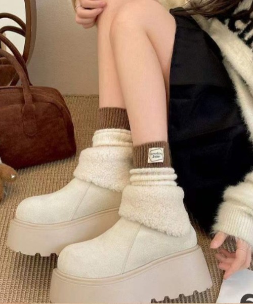 Silly(シリー)の「厚底ムートンブーツ(ブーツ・レディース・ブラウン/ベージュ/ホワイト・SMALL/MEDIUM/LARGE)」の16枚目の写真