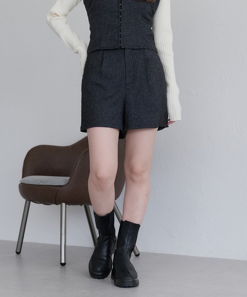 raffime(ラフィミー)の「【セットアップ可能】フロントタックショートパンツ(その他パンツ・レディース・ブラック/ダークブラウン・フリー)」の2枚目の写真