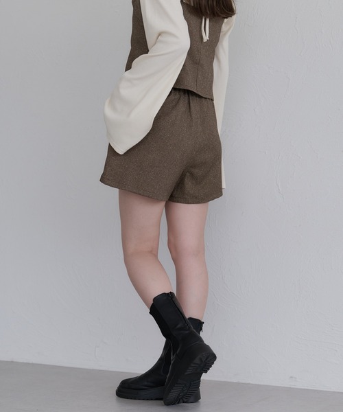 raffime(ラフィミー)の「【セットアップ可能】フロントタックショートパンツ(その他パンツ・レディース・ブラック/ダークブラウン・フリー)」の5枚目の写真