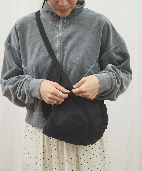 fig London(フィグロンドン)の「_Minmin bag(ショルダーバッグ・レディース・アイボリー/ブラック・FREE)」の1枚目の写真