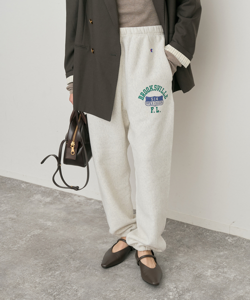 Spick & Span（スピックアンドスパン）の「Champion/チャンピオン REVERSE WEAVE スウェットパンツ（スウェットパンツ・レディース・グレー/ネイビー・MEDIUM）」の5枚目の写真