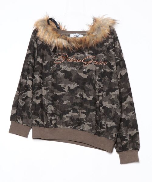 .KOM(ドットコム)の「A'GEM/9 × .kom 『.KOM/ドットケーオーエム』One Shoulder Faux Fur Camo Pullover/ワンショルフェイクファーカモプルオーバー(スウェット・レディース・カモフラージュ・S)」の5枚目の写真