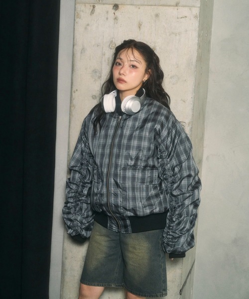 ANDGEEBEE(アンジービー)の「UNISEX オーバーサイズチェックブルゾン(ブルゾン・レディース・ネイビー/ブラック・FREE)」の1枚目の写真