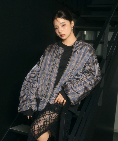 ANDGEEBEE(アンジービー)の「UNISEX オーバーサイズチェックブルゾン(ブルゾン・レディース・ネイビー/ブラック・FREE)」の3枚目の写真