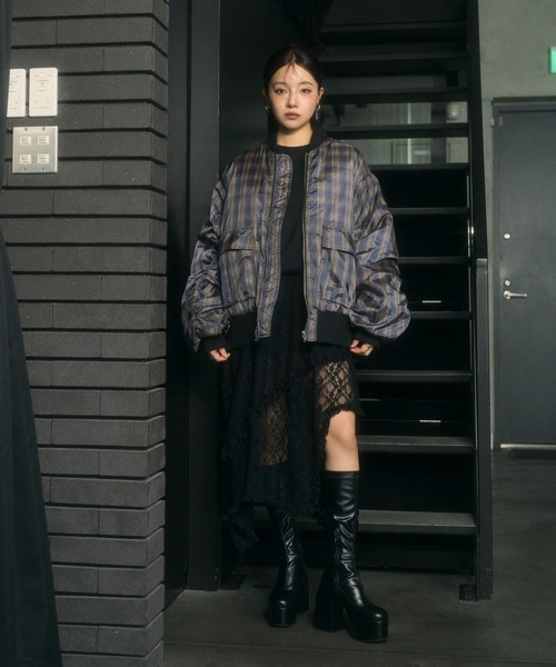 ANDGEEBEE(アンジービー)の「UNISEX オーバーサイズチェックブルゾン(ブルゾン・レディース・ネイビー/ブラック・FREE)」の5枚目の写真