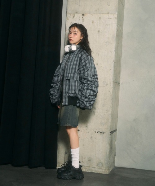 ANDGEEBEE(アンジービー)の「UNISEX オーバーサイズチェックブルゾン(ブルゾン・レディース・ネイビー/ブラック・FREE)」の16枚目の写真