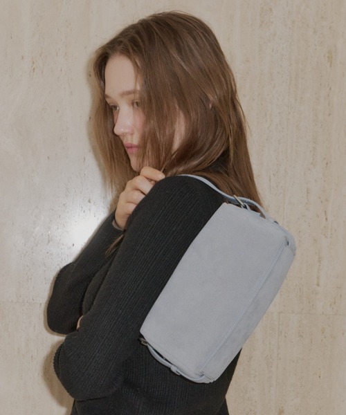 GIUNON(ジウノン)の「adjustable square bag / アジャスタブルスクエアバッグ(ハンドバッグ・レディース・ブラウン/ブラック/オリーブ/ブルー・FREE)」の9枚目の写真
