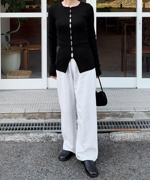 LE MORE(リモア)の「フロントボタンリブカーディガン(ニット/セーター・レディース・アイボリー/レッド/ブラウン/ブラック・FREE)」の8枚目の写真