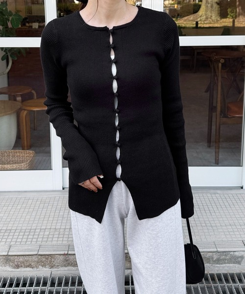 LE MORE(リモア)の「フロントボタンリブカーディガン(ニット/セーター・レディース・アイボリー/レッド/ブラウン/ブラック・FREE)」の9枚目の写真