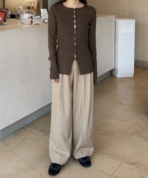 LE MORE(リモア)の「フロントボタンリブカーディガン(ニット/セーター・レディース・アイボリー/レッド/ブラウン/ブラック・FREE)」の11枚目の写真