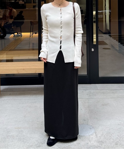 LE MORE(リモア)の「フロントボタンリブカーディガン(ニット/セーター・レディース・アイボリー/レッド/ブラウン/ブラック・FREE)」の16枚目の写真