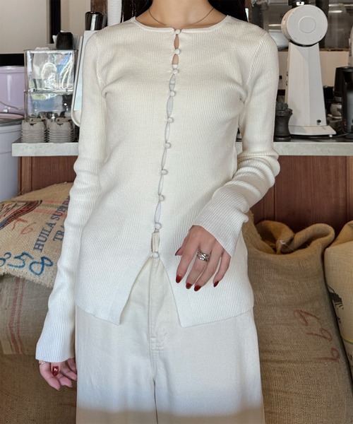 LE MORE(リモア)の「フロントボタンリブカーディガン(ニット/セーター・レディース・アイボリー/レッド/ブラウン/ブラック・FREE)」の18枚目の写真