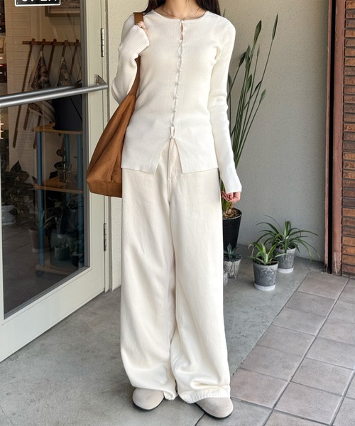 LE MORE(リモア)の「フロントボタンリブカーディガン(ニット/セーター・レディース・アイボリー/レッド/ブラウン/ブラック・FREE)」の20枚目の写真