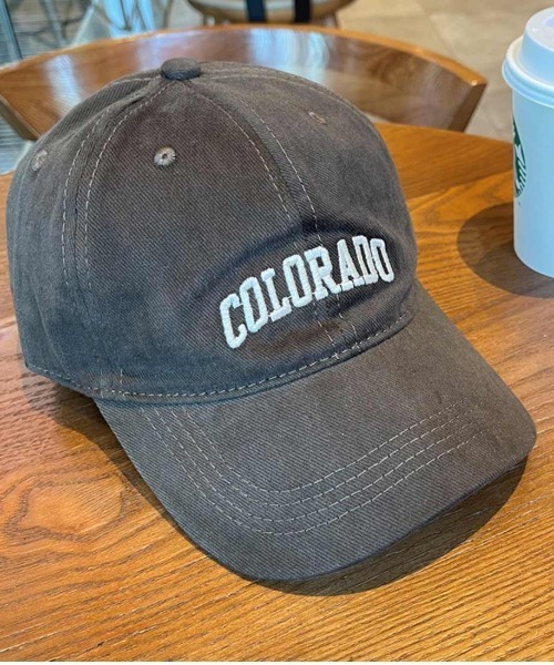 maison de LATIR(メゾンドラティール)の「ロゴ刺繍 ベーシックコットンキャップ(キャップ・レディース・グレー/ブラック/ワイン・FREE)」の2枚目の写真