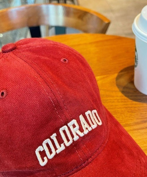 maison de LATIR(メゾンドラティール)の「ロゴ刺繍 ベーシックコットンキャップ(キャップ・レディース・グレー/ブラック/ワイン・FREE)」の4枚目の写真