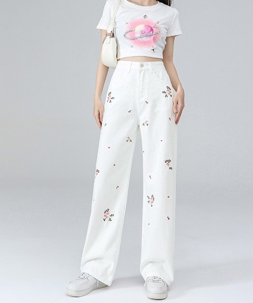 shoppinggo(ショッピングゴー)の「花柄刺 ラインストーン デニムパンツ(デニムパンツ・レディース・ホワイト・M)」の4枚目の写真