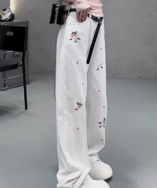 shoppinggo(ショッピングゴー)の「花柄刺 ラインストーン デニムパンツ(デニムパンツ・レディース・ホワイト・M)」の12枚目の写真