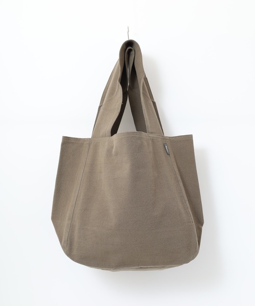 l'atelier Nuuit(アトリエヌイ)の「ウォッシュドコットン ラウンドバッグ L(トートバッグ・レディース・ブラック/ライトピンク/ブルー/ナチュラル/スモークグレー/グリーン/ライトグリーン/ライトグレー/ホワイト/レンガ/マスタード/ネイビー/コーラル・ONE SIZE)」の17枚目の写真