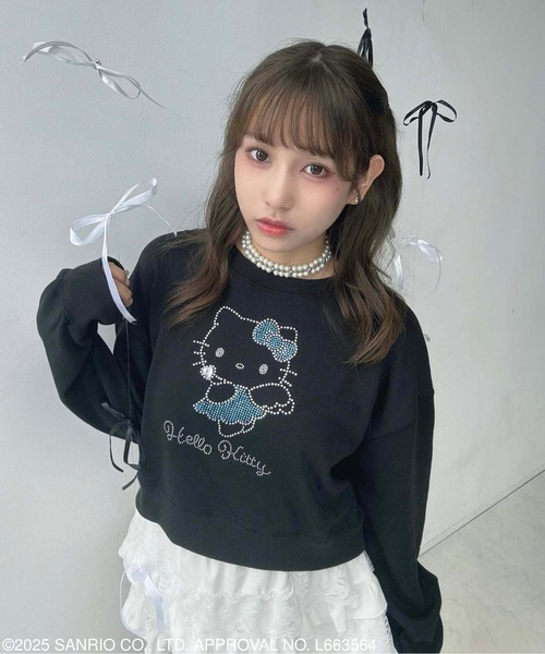 AS KNOW AS plus(アズノゥアズプラス)の「♪キラキラ Sanrio characters ショート丈プルオーバー 【Sanrio/サンリオ】(スウェット・レディース・ネイビー系/オフホワイト/ブラック系/ブラック・FREE)」の2枚目の写真