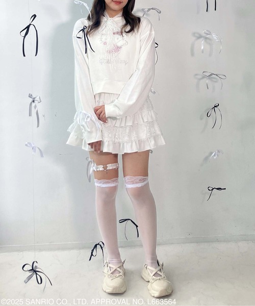 AS KNOW AS plus(アズノゥアズプラス)の「♪キラキラ Sanrio characters ショート丈プルオーバー 【Sanrio/サンリオ】(スウェット・レディース・ネイビー系/オフホワイト/ブラック系/ブラック・FREE)」の13枚目の写真