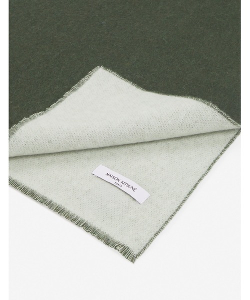 Maison Kitsune（メゾンキツネ）の「MAISON KITSUNE HANDWRITING SCARF（マフラー・メンズ・オリーブドラブ/ライトベージュ・U）」の7枚目の写真