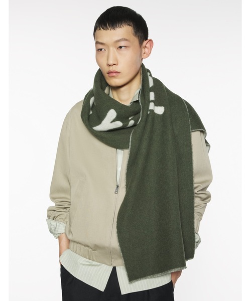 Maison Kitsune（メゾンキツネ）の「MAISON KITSUNE HANDWRITING SCARF（マフラー・メンズ・オリーブドラブ/ライトベージュ・U）」の9枚目の写真