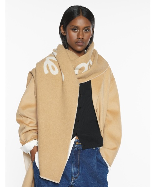 Maison Kitsune（メゾンキツネ）の「MAISON KITSUNE HANDWRITING SCARF（マフラー・メンズ・オリーブドラブ/ライトベージュ・U）」の16枚目の写真