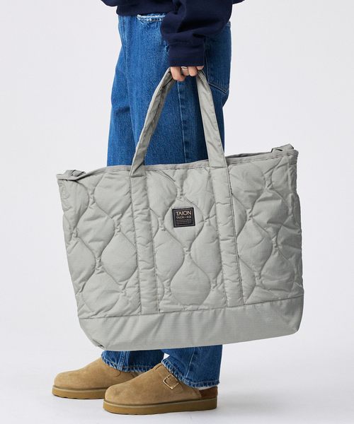 TAION(タイオン)の「【TAION / タイオン】ミリタリー ジップ ダウントートバッグM / 大容量 / A4可(トートバッグ・レディース・ブラック/カーキ/ライトブルー・フリー)」の3枚目の写真