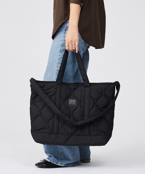 TAION(タイオン)の「【TAION / タイオン】ミリタリー ジップ ダウントートバッグM / 大容量 / A4可(トートバッグ・レディース・ブラック/カーキ/ライトブルー・フリー)」の4枚目の写真