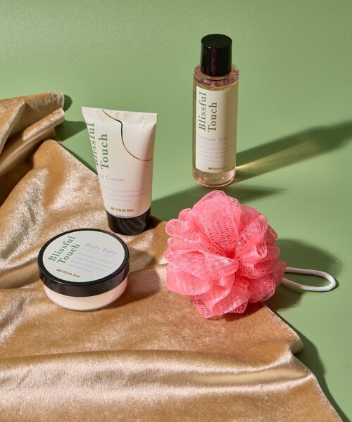 BIRTHDAY BAR(バースデイバー)の「Blissful Touch Body Care Essentials ボディケアセット(ボディケアキット/ギフトセット・レディース・ローズ・0)」の5枚目の写真