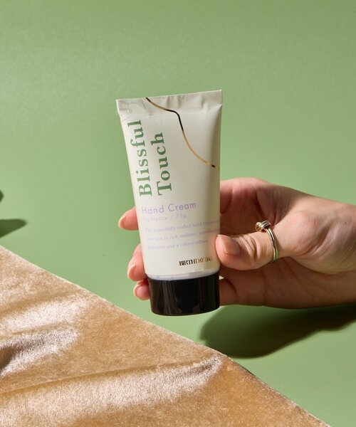 BIRTHDAY BAR(バースデイバー)の「Blissful Touch Body Care Essentials ボディケアセット(ボディケアキット/ギフトセット・レディース・ローズ・0)」の6枚目の写真