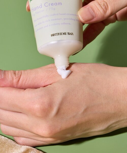 BIRTHDAY BAR(バースデイバー)の「Blissful Touch Body Care Essentials ボディケアセット(ボディケアキット/ギフトセット・レディース・ローズ・0)」の8枚目の写真