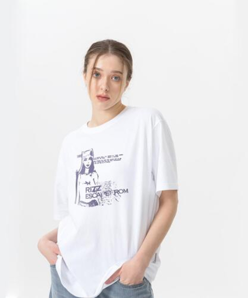 ESCAPEFROM（エスケープフロム）の「パープル1985リズプリントオーバーサイズ半袖Tシャツホワイト（Tシャツ/カットソー・レディース・その他・SMALL/MEDIUM/LARGE）」の2枚目の写真
