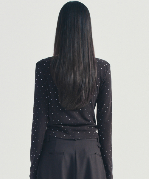 NICK&NICOLE(ニックアンドニコール)の「DOT SHIRRING DRAPE BOAT NECK TOP_BLACK(Tシャツ/カットソー・レディース・その他・FREE)」の3枚目の写真