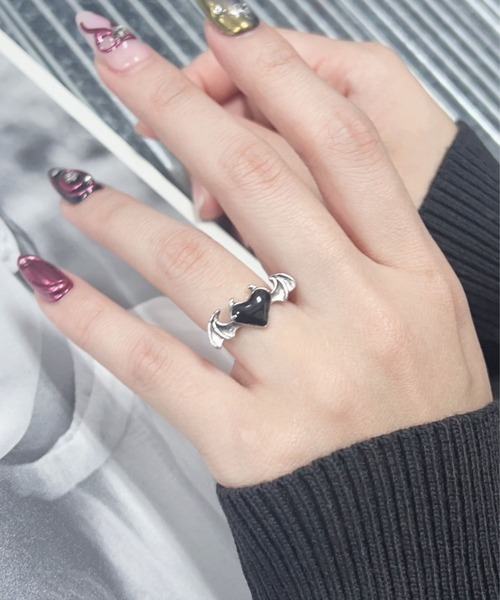 almo(アルモ)の「ブラックハートモチーフリング(RO)(リング・レディース・シルバー系その他/シルバー系その他3/シルバー系その他2/シルバー系その他4・FREE)」の3枚目の写真