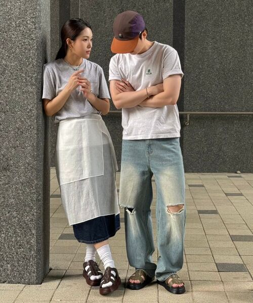 AECA(エイカ)の「EVERYDAY AECA CLOVER HALF SLEEVE TEE-LIGHT GREY(Tシャツ/カットソー・レディース・その他・SMALL/X-LARGE/W/2XL/LARGE/MEDIUM)」の5枚目の写真