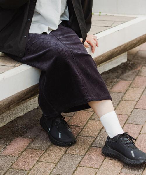 EKAL（エカル）の「『UR TECH』コーデュロイストレートスカート（スカート・レディース・モカ/カーキ/チャコールグレー・ONE）」の2枚目の写真