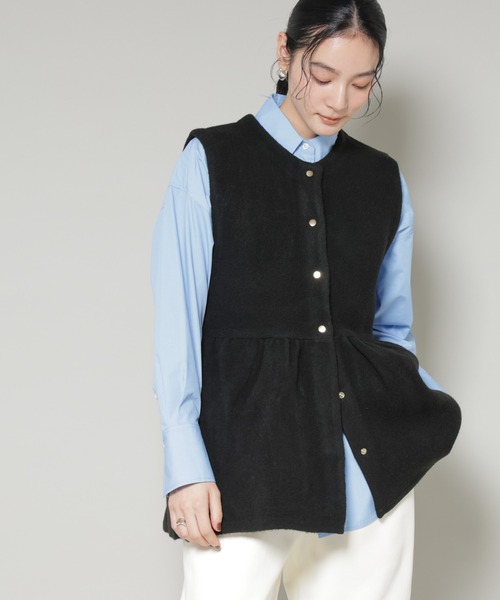 NANO universe（ナノユニバース）の「ダブルフェイスペプラムニットベスト（ベスト・レディース・ブラック/ライトグレー・FREE）」の2枚目の写真