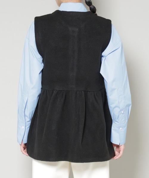 NANO universe（ナノユニバース）の「ダブルフェイスペプラムニットベスト（ベスト・レディース・ブラック/ライトグレー・FREE）」の21枚目の写真