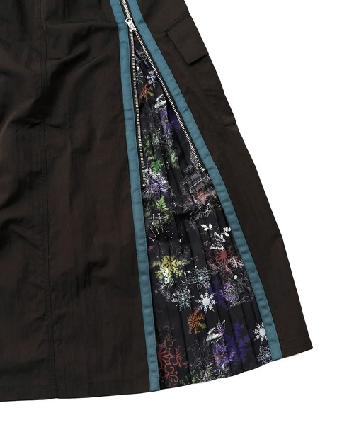 iS ScoLar（イズスカラー）の「553273：雪の結晶×星座×楽器柄 2wayカーゴスカート（スカート・レディース・ベージュ/ブラック/カーキ・M）」の5枚目の写真