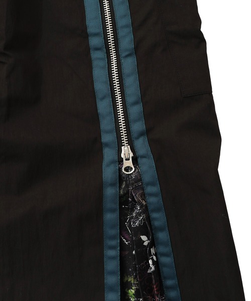 iS ScoLar（イズスカラー）の「553273：雪の結晶×星座×楽器柄 2wayカーゴスカート（スカート・レディース・ベージュ/ブラック/カーキ・M）」の6枚目の写真