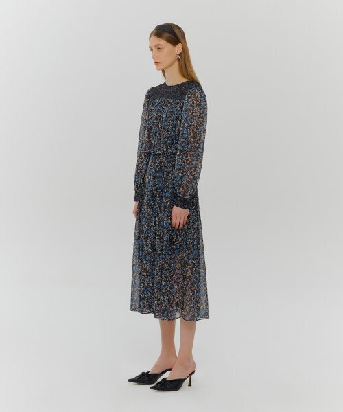 ETMON(エトモン)の「Smock Shirring Lace Dress Blue(ワンピース・レディース・その他・FREE)」の5枚目の写真