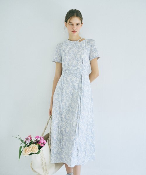 ETMON(エトモン)の「Neck Cut-Out Shirring Dress Light Blue(ワンピース・レディース・その他・SMALL/MEDIUM)」の5枚目の写真