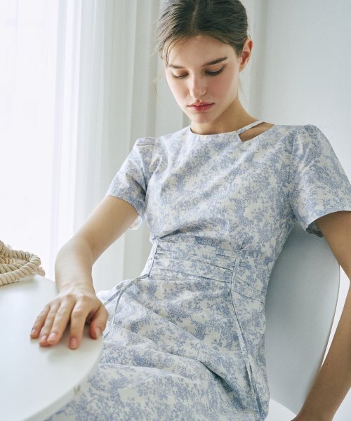 ETMON(エトモン)の「Neck Cut-Out Shirring Dress Light Blue(ワンピース・レディース・その他・SMALL/MEDIUM)」の6枚目の写真