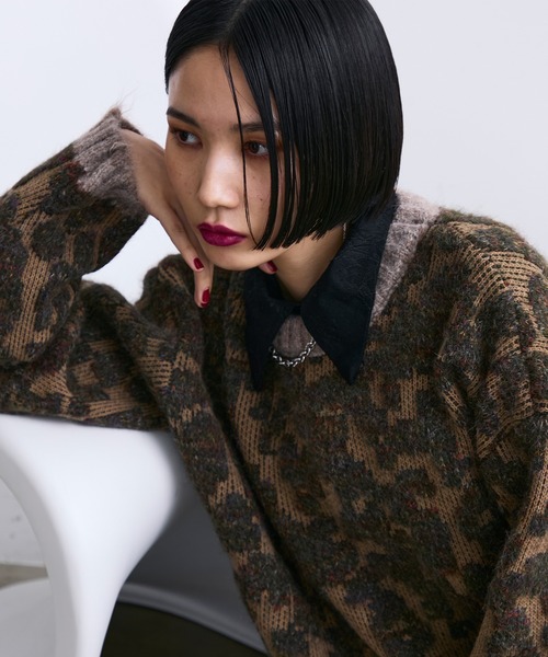 MONOe（モノエ）の「立体ヒョウ柄オーバーニット/ユニセックス（ニット/セーター・レディース・カーキ/レッド・FREE）」の15枚目の写真